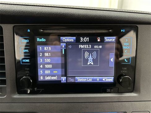 Used 2015 Toyota Sienna XLE image 16