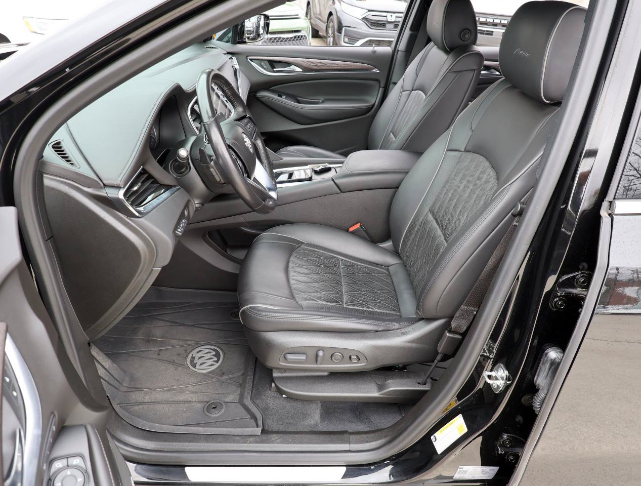 Used 2022 Buick Enclave Avenir w/ Avenir Technology Package FWD image 13