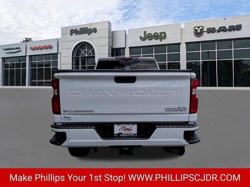 Used 2024 Chevrolet Silverado 3500 High Country w/ High Country Premium Package AWD/4WD image 4