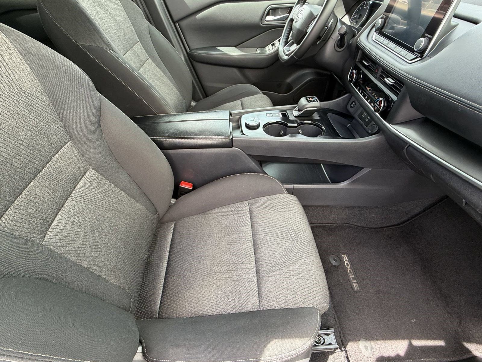Used 2025 Nissan Rogue SV AWD/4WD image 27