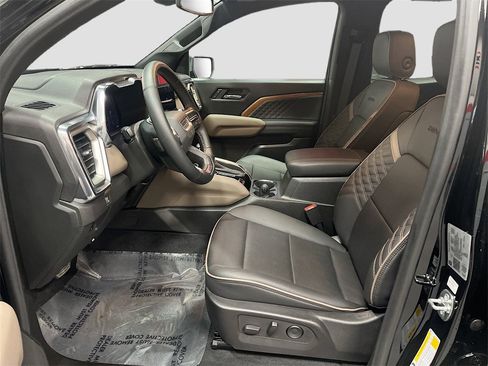 Used 2025 GMC Canyon Denali image 22