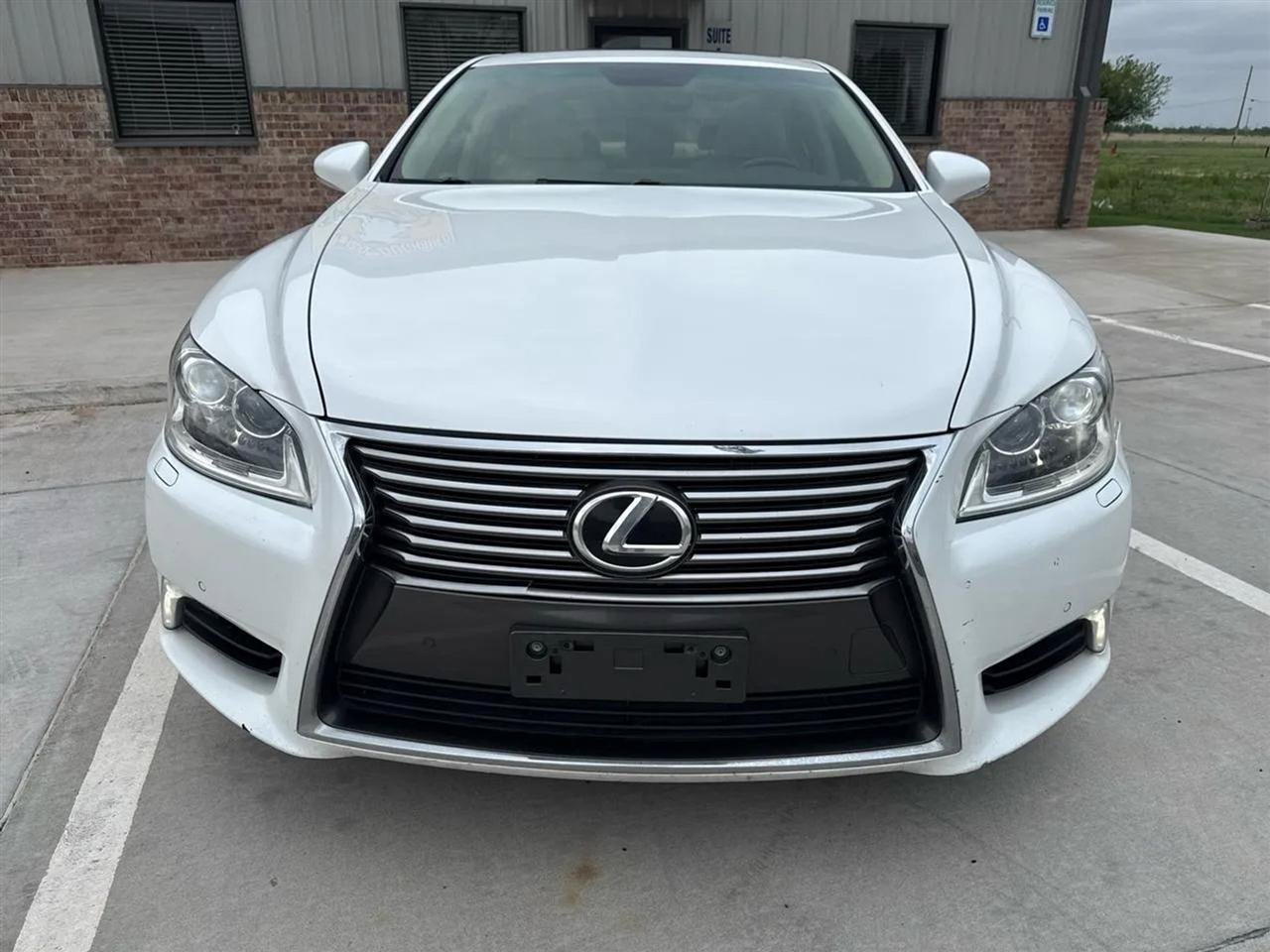Used 2013 Lexus LS 460 w/ Comfort Pkg RWD image 5