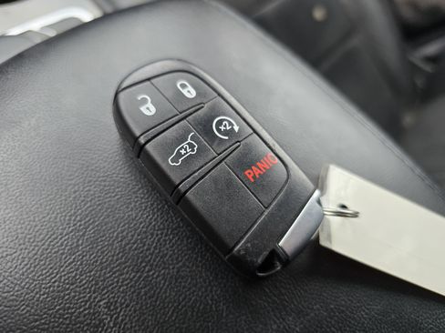 Used 2022 Jeep Grand Cherokee Laredo X image 23