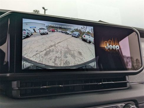 New 2024 Jeep Wrangler Unlimited Sahara image 26