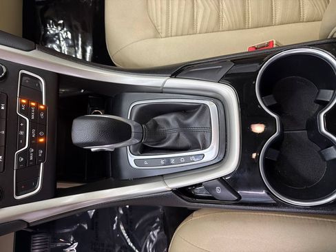 Used 2016 Ford Fusion SE FWD image 29
