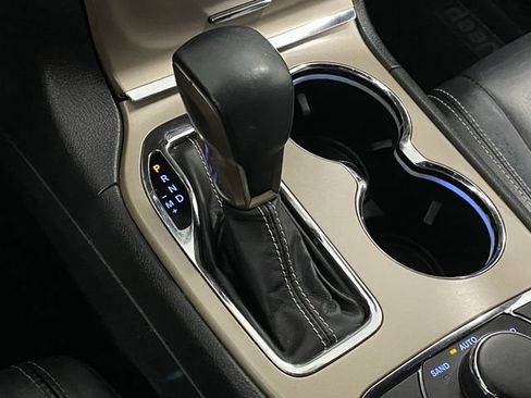 Used 2016 Jeep Grand Cherokee Limited image 23