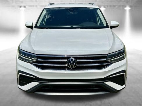 Certified 2023 Volkswagen Tiguan SE FWD image 2