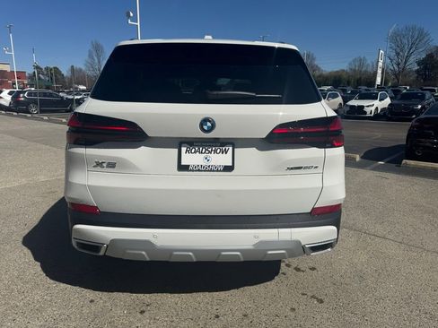 New 2026 BMW X5 xDrive50e w/ Climate Comfort Package image 4