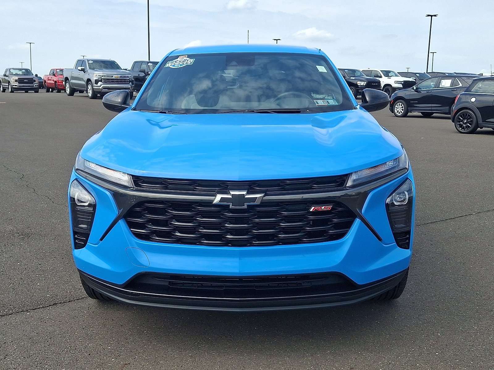 Used 2024 Chevrolet Trax RS FWD image 2
