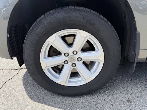 Used 2010 Toyota Highlander SE image 11