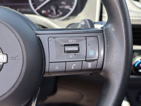 Used 2024 Nissan Rogue SV FWD image 13