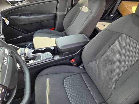 New 2026 Kia Sportage LX FWD image 17