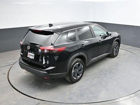 Used 2024 Nissan Rogue SV FWD image 30