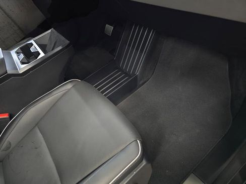 Used 2024 Tesla Cybertruck AWD Crew Cab image 20