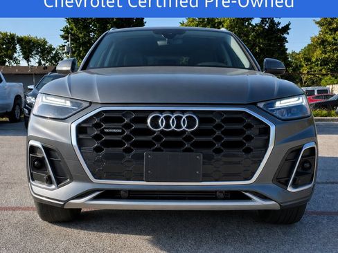 Used 2022 Audi Q5 2.0T Premium w/ Convenience Package AWD/4WD image 2