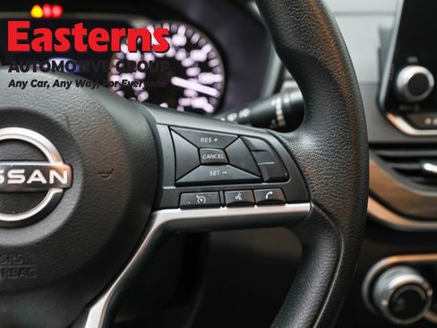 Used 2023 Nissan Altima 2.5 SV image 16