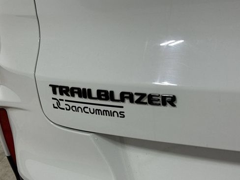 Used 2021 Chevrolet TrailBlazer RS FWD image 25