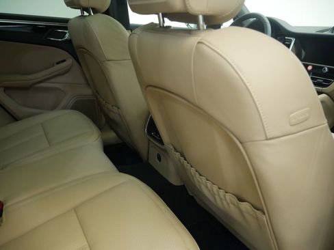 New 2026 Porsche Macan AWD/4WD image 32