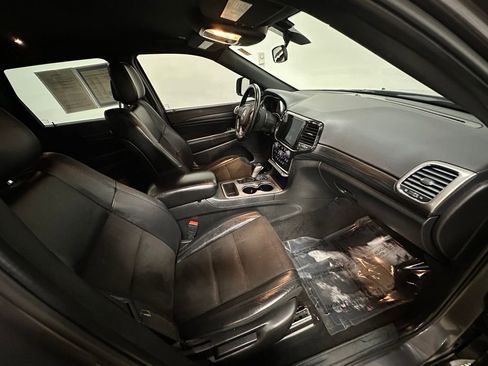 Used 2021 Jeep Grand Cherokee Laredo X image 25