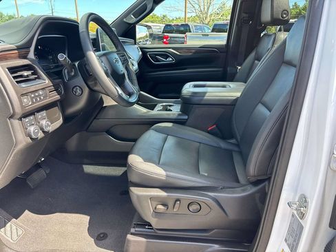 Used 2023 Chevrolet Tahoe Z71 w/ Luxury Package AWD/4WD image 12