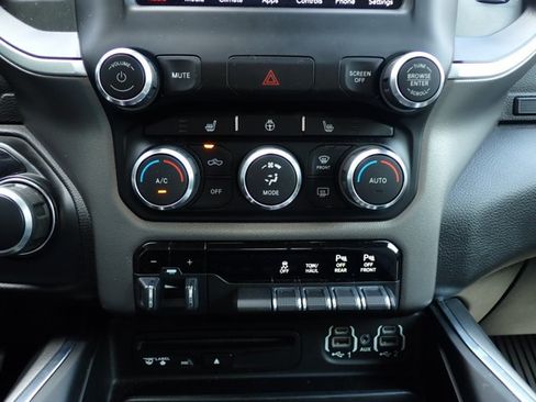 Used 2019 RAM 1500 Big Horn AWD/4WD image 11