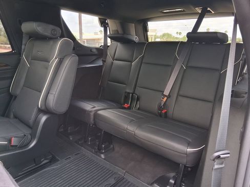 Used 2024 Cadillac Escalade Premium Luxury RWD image 26
