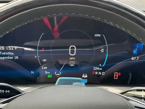 New 2026 Cadillac Vistiq Platinum image 24