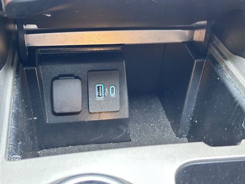 Certified 2022 Ford Explorer XLT image 42