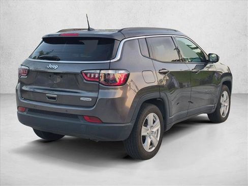 Used 2022 Jeep Compass Latitude w/ Sun and Sound Group FWD image 5