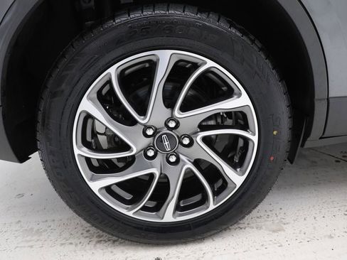 Used 2022 Lincoln Corsair AWD w/ Equipment Group 101A image 10