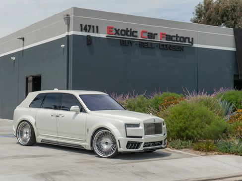 Used 2025 Rolls-Royce Cullinan AWD/4WD image 1