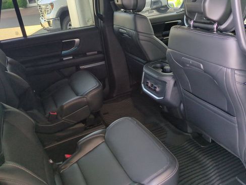 Used 2026 Ford Expedition Max Platinum w/ Stealth Appearance Package AWD/4WD image 18