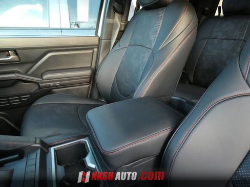 Used 2025 Toyota Tacoma TRD Sport AWD/4WD image 57
