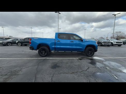 Used 2024 Chevrolet Silverado 1500 LT Trail Boss w/ Convenience Package II image 9