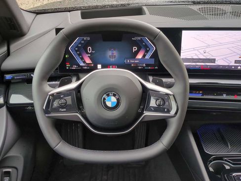 Used 2025 BMW 530i xDrive w/ Premium Package image 25