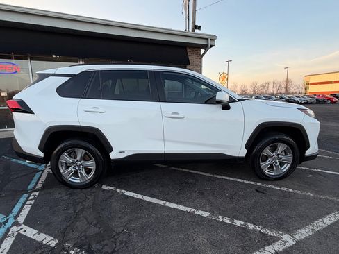 Used 2022 Toyota RAV4 XLE image 6