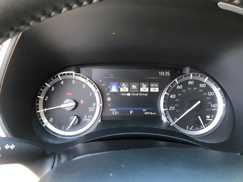 Used 2022 Toyota Highlander XLE FWD image 21