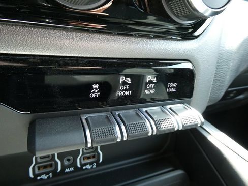 New 2026 RAM 1500 Express AWD/4WD image 24