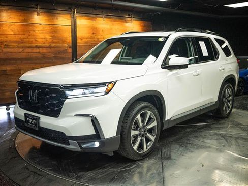 Used 2023 Honda Pilot Elite image 2