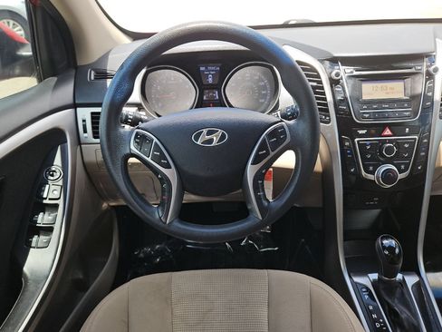 Used 2015 Hyundai Elantra GT FWD image 13