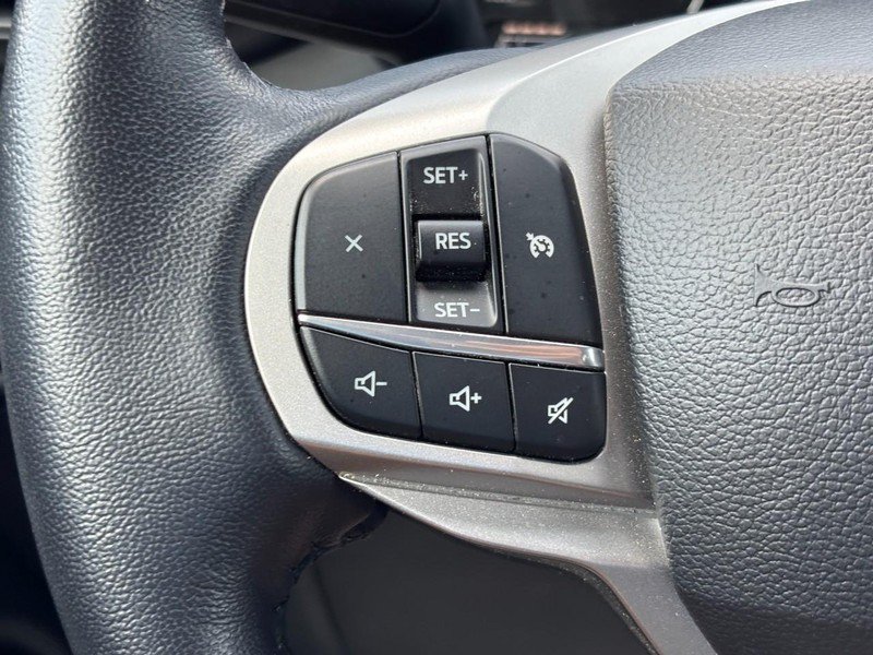 Used 2023 Ford Explorer XLT AWD/4WD image 20