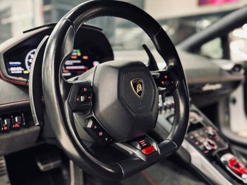 Used 2015 Lamborghini Huracan LP 610-4 image 21