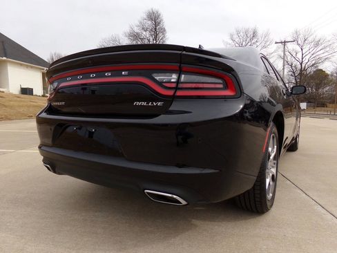 Used 2016 Dodge Charger SXT w/ AWD Premium Group image 40