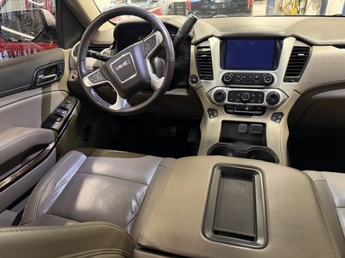 Used 2018 GMC Yukon SLT w/ Premium Edition image 13