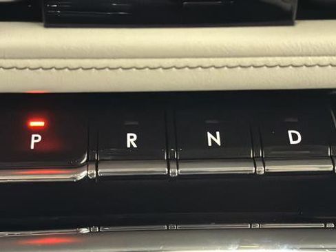 Used 2025 Lincoln Aviator AWD image 25