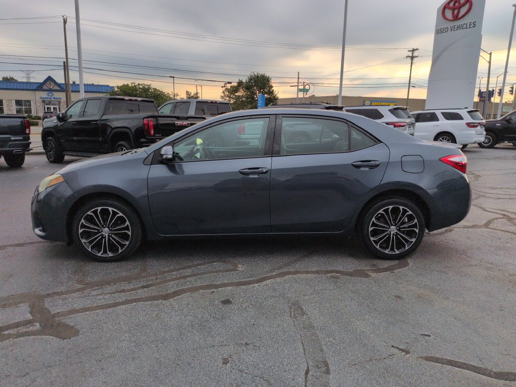Used 2015 Toyota Corolla S FWD image 2