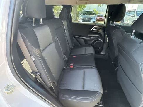 Used 2022 Mitsubishi Outlander ES AWD/4WD image 18