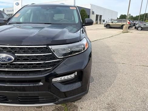 Used 2024 Ford Explorer XLT w/ Equipment Group 202A AWD/4WD image 10