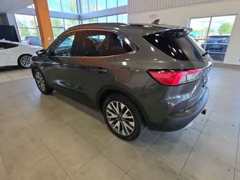 Used 2020 Ford Escape Titanium w/ Titanium Premium Package 2.0 AWD/4WD image 12