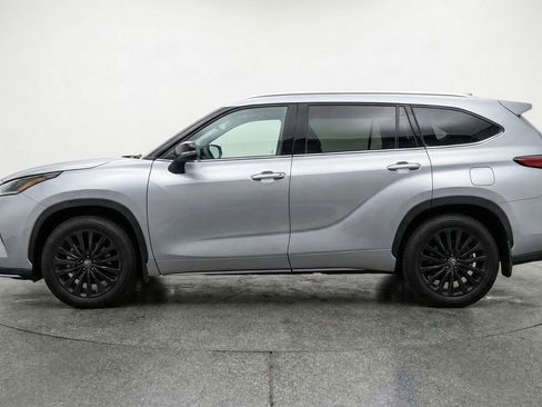 Used 2025 Toyota Highlander XSE AWD/4WD image 5
